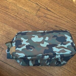 No Boundaries Camouflage Toiletry Bag